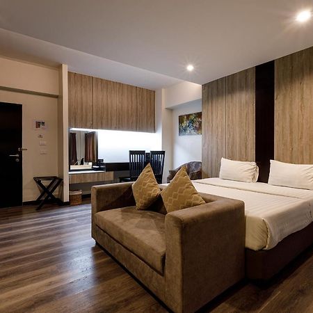 Grand Marina Residence Hotel Ban Laem Chabang Exterior foto