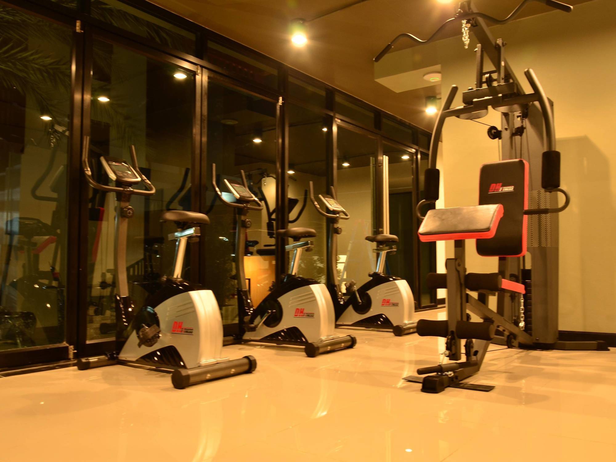Grand Marina Residence Hotel Ban Laem Chabang Exterior foto