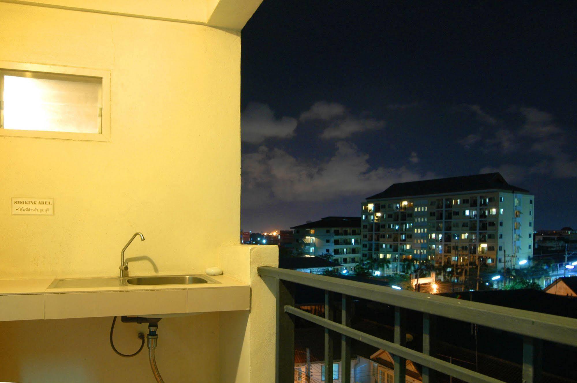 Grand Marina Residence Hotel Ban Laem Chabang Exterior foto